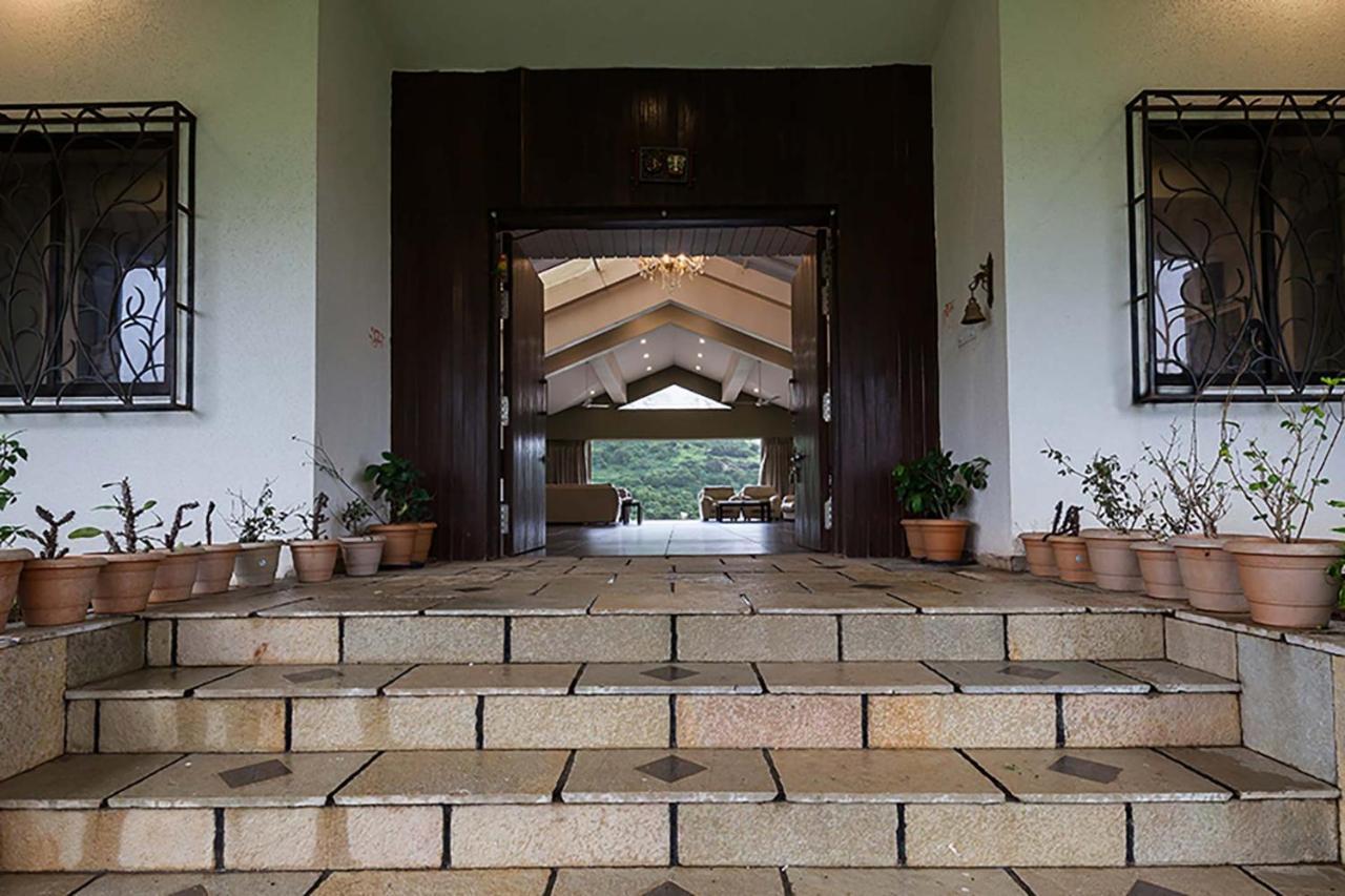 Stayvista'S Shivom Villa 12 - A Serene Escape With Views Of The Valley And Lake Лонавала Экстерьер фото